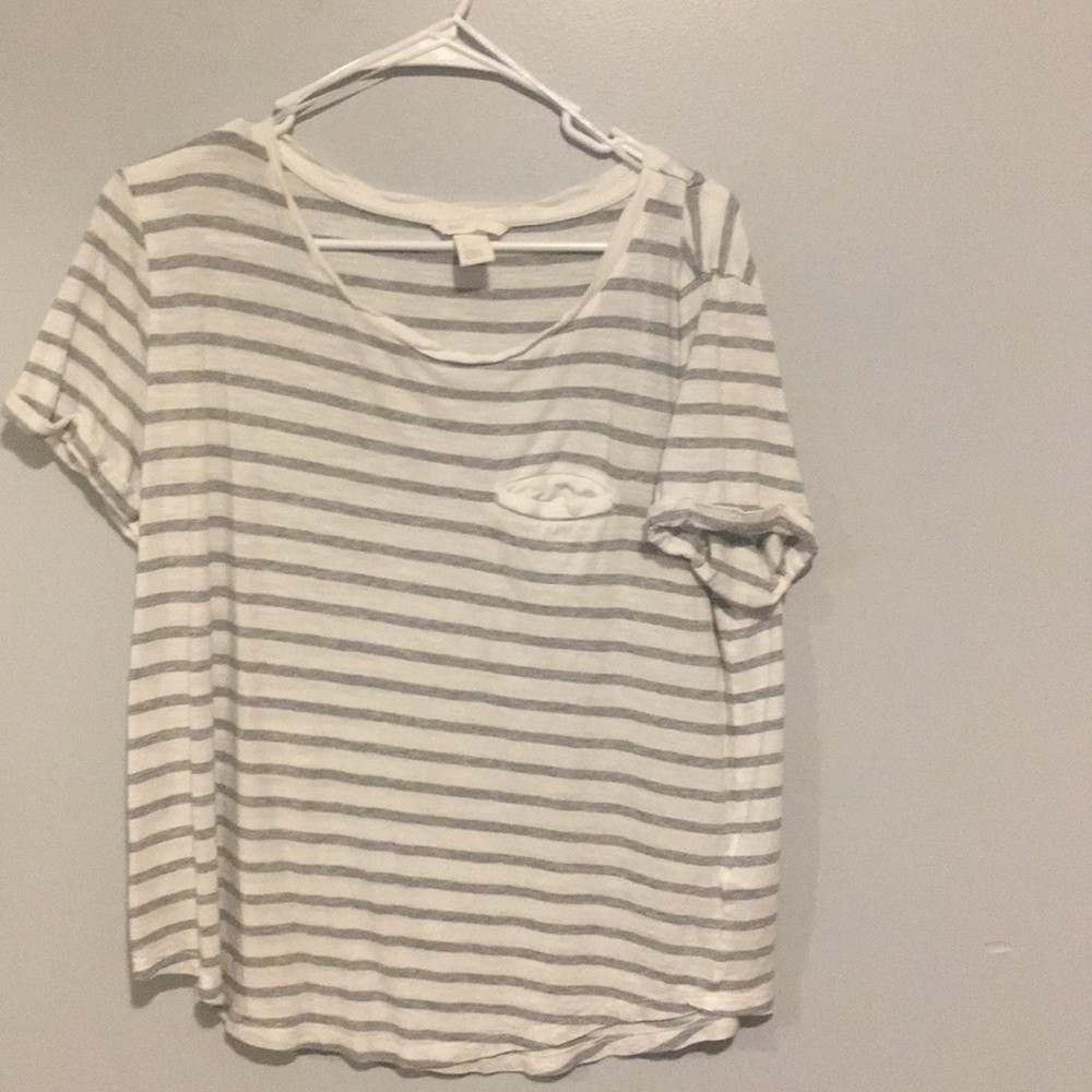 H&M’s white and gray basic tee